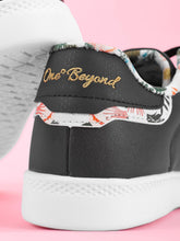 Load image into Gallery viewer, 361 DEGREE Floral Printed Piping Sneakers
