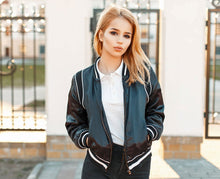 Load image into Gallery viewer, *Metallic Cropped Jacket
